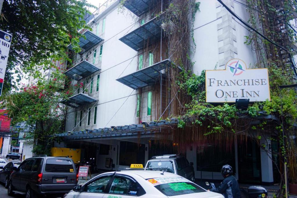 Franchise One Hotel Makati City Eksteriør bilde