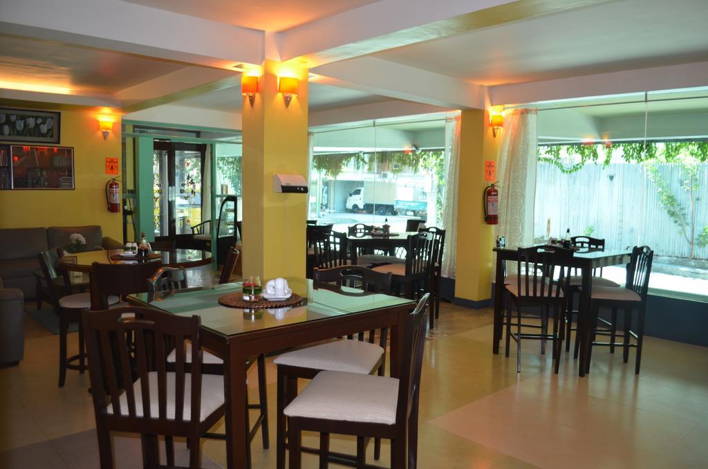 Franchise One Hotel Makati City Eksteriør bilde