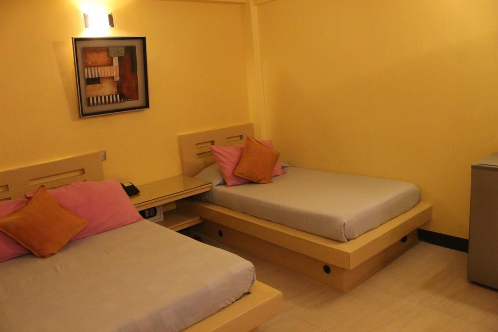 Franchise One Hotel Makati City Eksteriør bilde