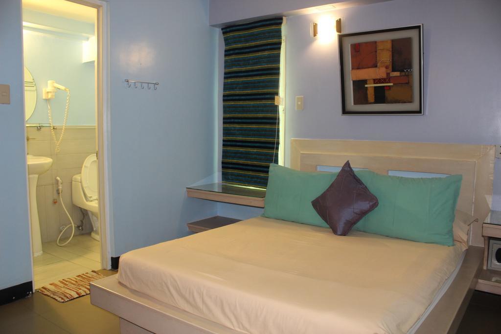 Franchise One Hotel Makati City Eksteriør bilde